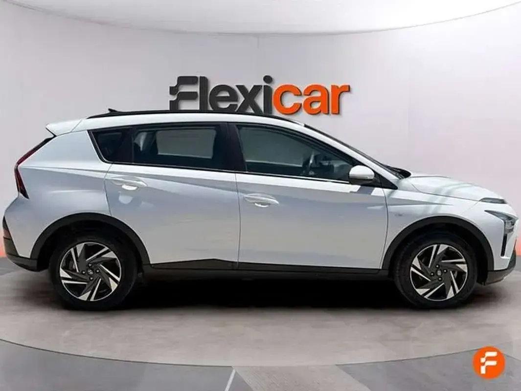 Usado Hyundai Bayon 101 CV (74 kW) 2023 Blanco SUV