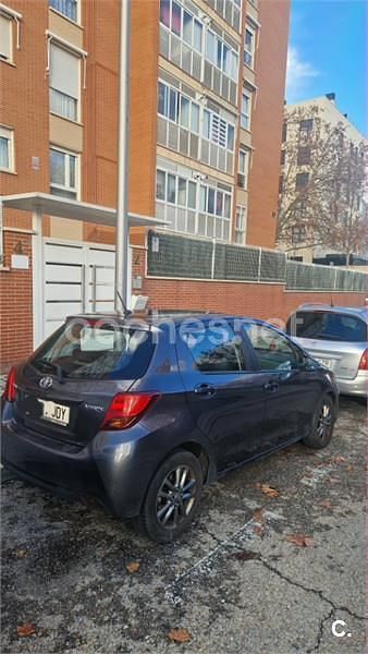 Käytetty Toyota Yaris Active 90 HP (66 kW) 2015 Harmaa Viistoperä