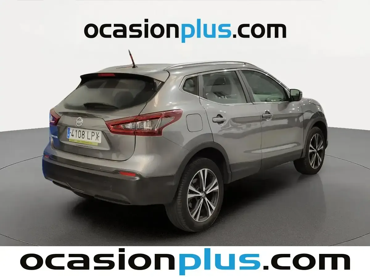 Usado Nissan Qashqai Acenta 140 CV (102 kW) 2021 Gris SUV