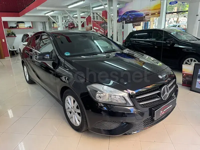 Usado Mercedes A180 Style 122 CV (89 kW) 2013 Negro Berlina