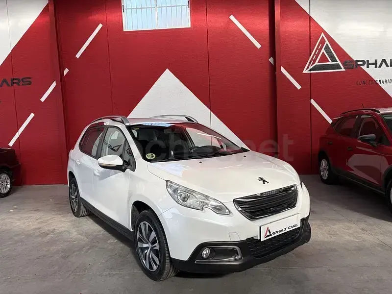 Usado Peugeot 2008 Active 92 CV (67 kW) 2015 Blanco SUV