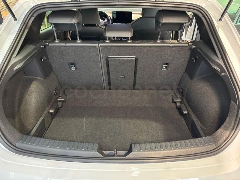 Begagnad Cupra Leon 150 HK (110 kW) 2025 Vit Sedan
