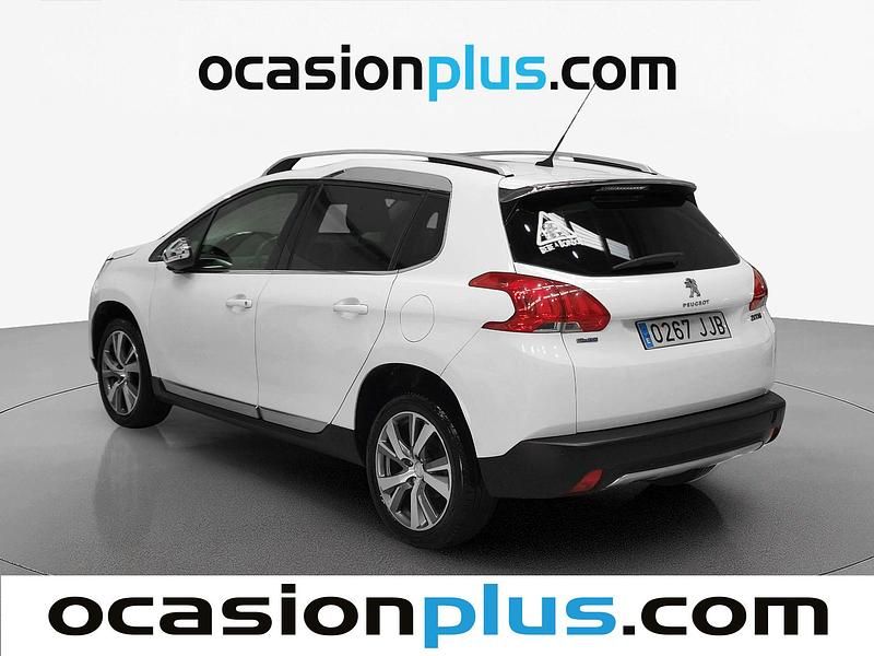 Usado Peugeot 2008 Allure 120 CV (88 kW) 2015 Blanco SUV