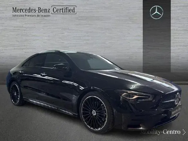 Usado Mercedes CLA220 190 CV (139 kW) 2023 Negro cosmos Coupe