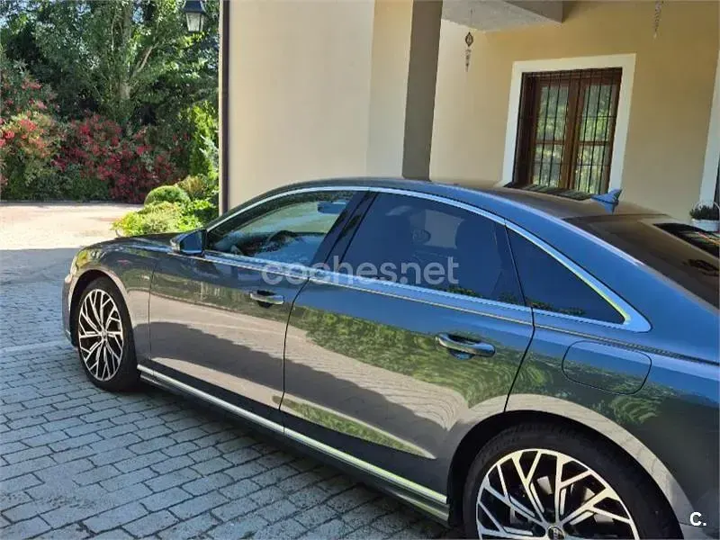 Usado Audi A8 286 CV (210 kW) 2025 Gris / plata Berlina