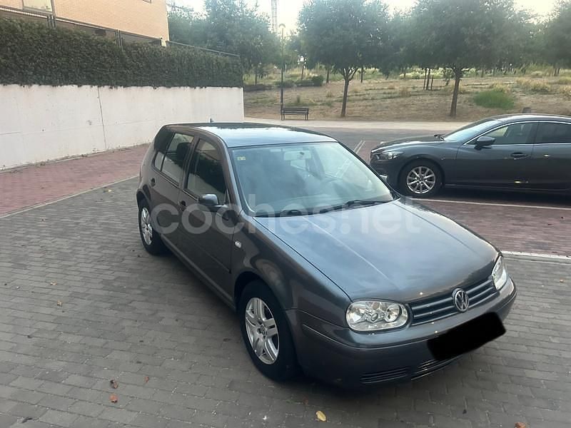 Usado VW Golf IV Conceptline 102 CV (75 kW) 2003 Gris / plata Berlina