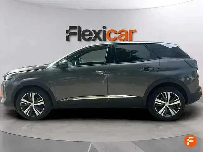Usado Peugeot 3008 Allure 130 CV (95 kW) 2024 Gris SUV