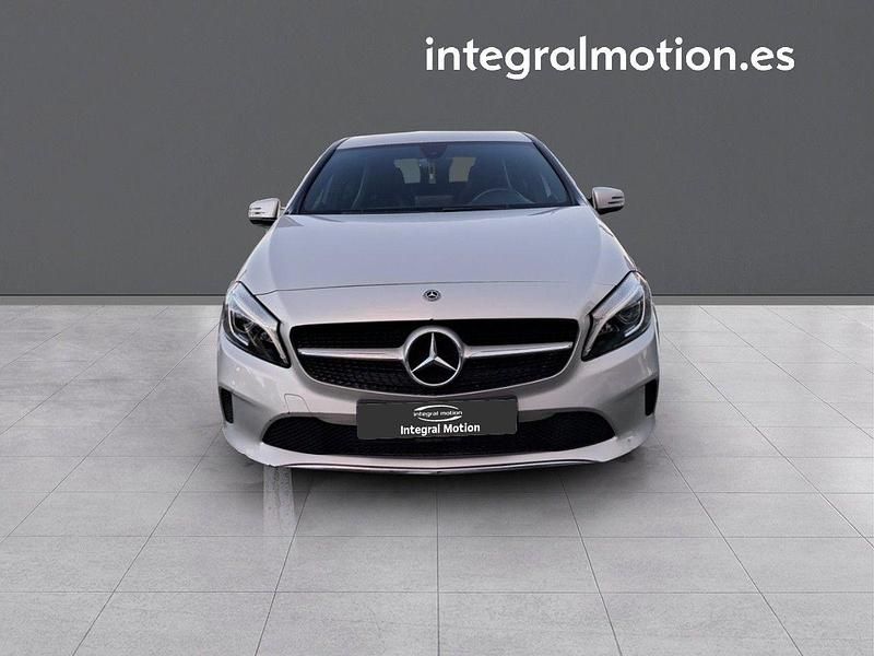 Usado Mercedes A200 136 CV (100 kW) 2018 Gris Berlina