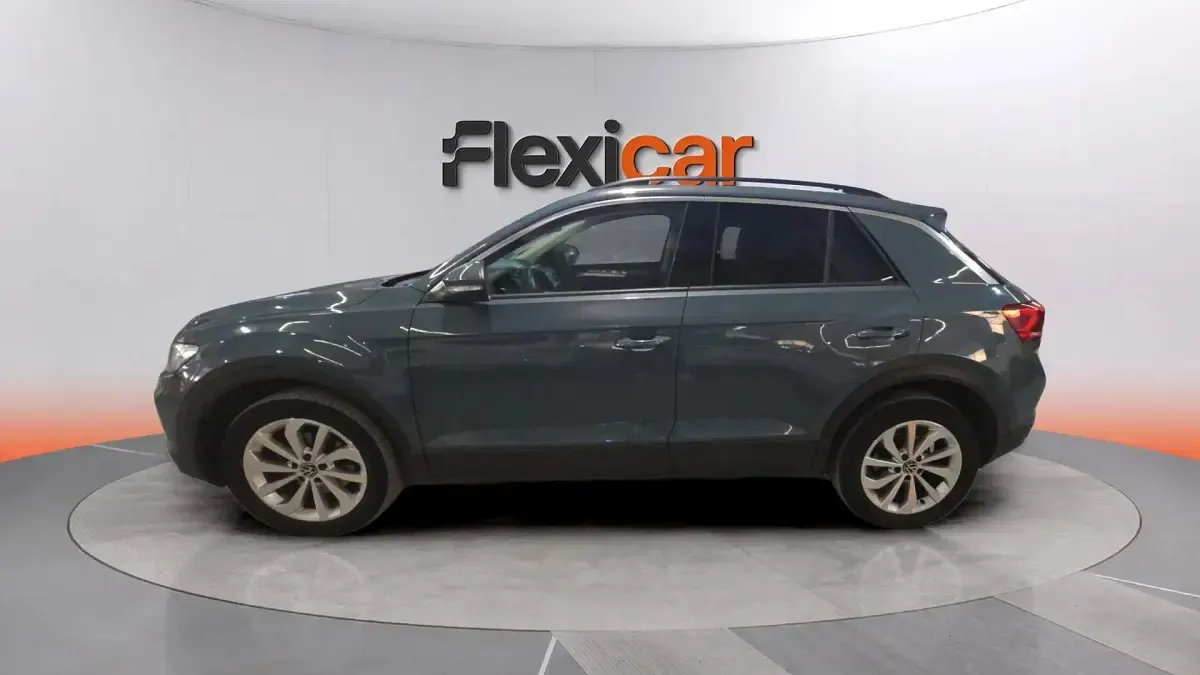 Usado VW T-Roc 115 CV (84 kW) 2024 Gris SUV