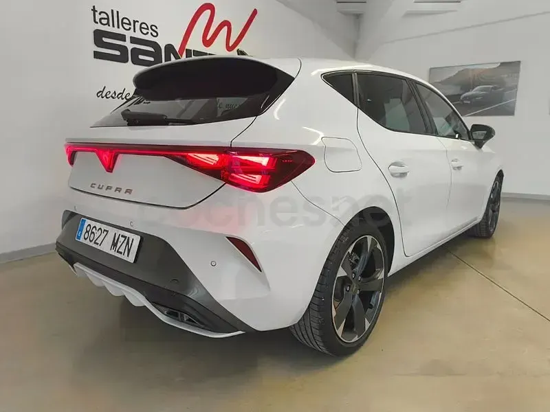 Usado Cupra Leon 150 CV (110 kW) 2025 Blanco Berlina