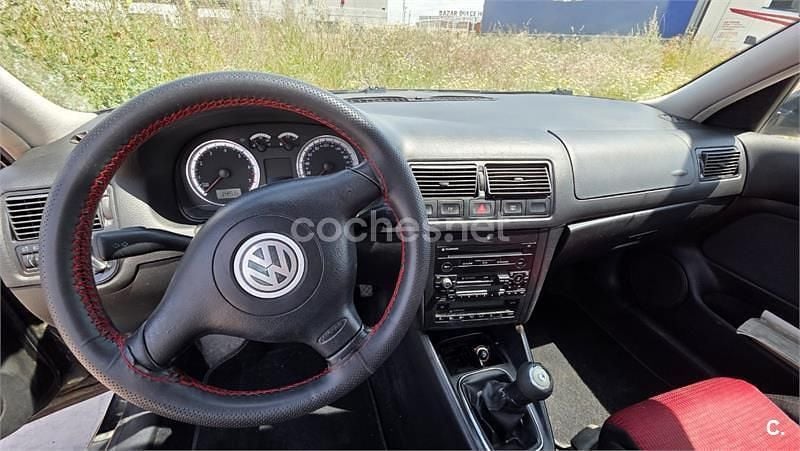 Usado VW Golf IV Conceptline 105 CV (77 kW) 2003 Negro Berlina