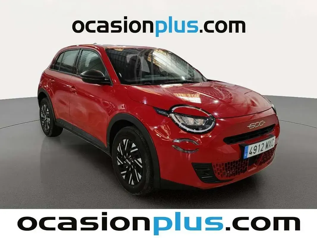 Usado Fiat 600 101 CV (74 kW) 2024 Rojo SUV