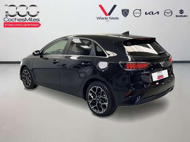 Usado Kia Ceed Style 101 CV (74 kW) 2025 Negro Utilitario