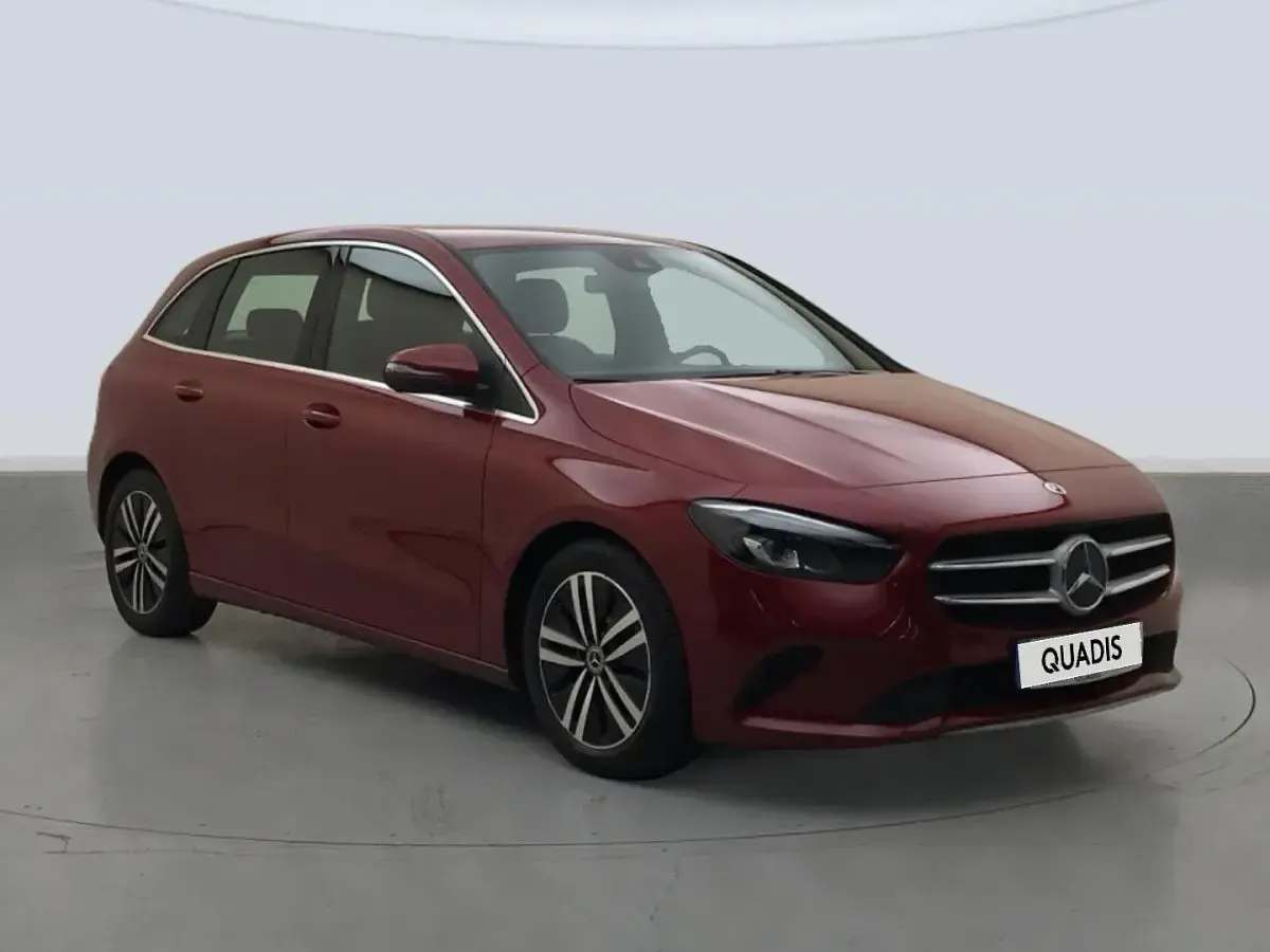 Usado Mercedes B200 150 CV (110 kW) 2022 Rojo Utilitario