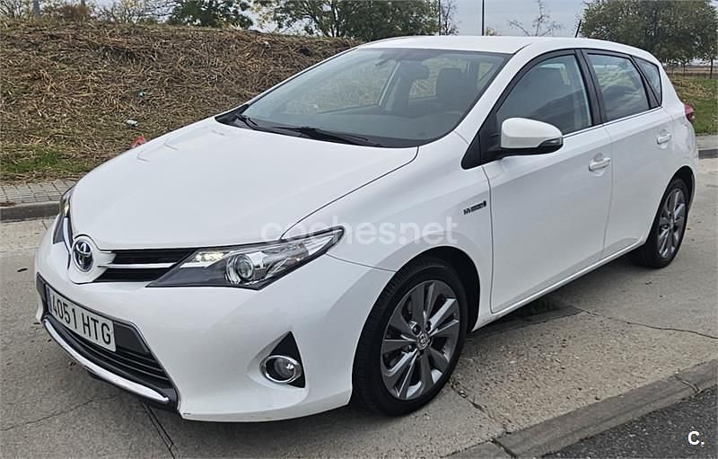 Blanco Usado 2013 Toyota Auris Hybrid Advance Berlina | 9999 € (Precio justo) - Imagen 1/4