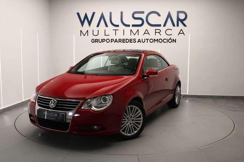 Usado VW Eos Individual 140 CV (102 kW) 2007 Rojo Descapotable