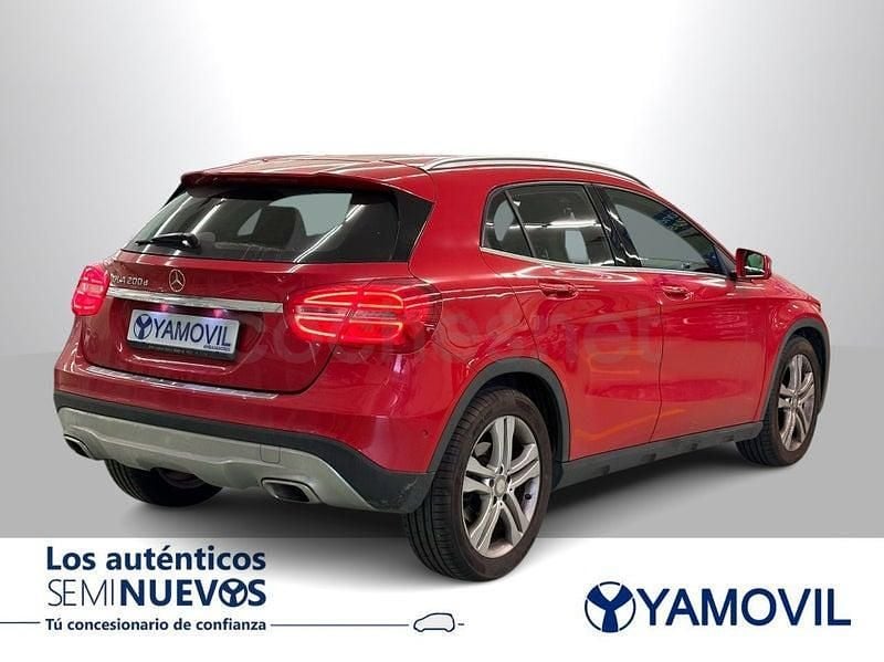 Usado Mercedes GLA200 Urban 136 CV (100 kW) 2015 Rojo SUV