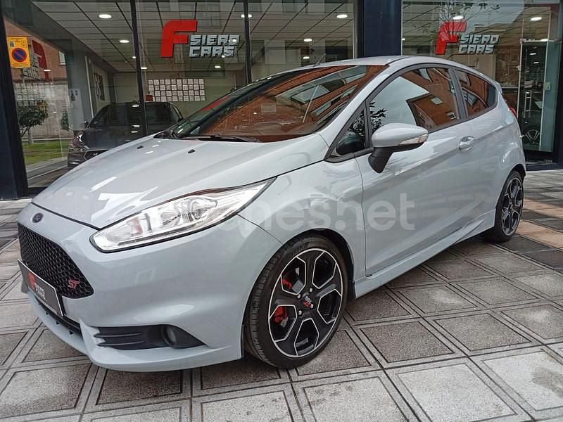 Usado Ford Fiesta ST 200 CV (147 kW) 2016 Gris / plata Berlina