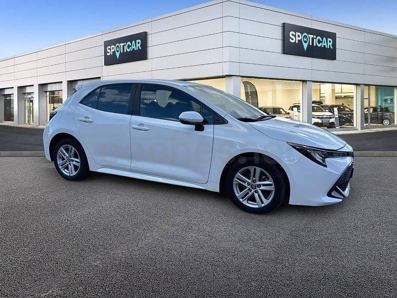 Begagnad Toyota Corolla Active 122 HK (89 kW) 2020 Vit Sedan