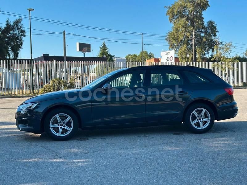Usado Audi A4 Advanced Plus 136 CV (100 kW) 2022 Gris / plata Familiar