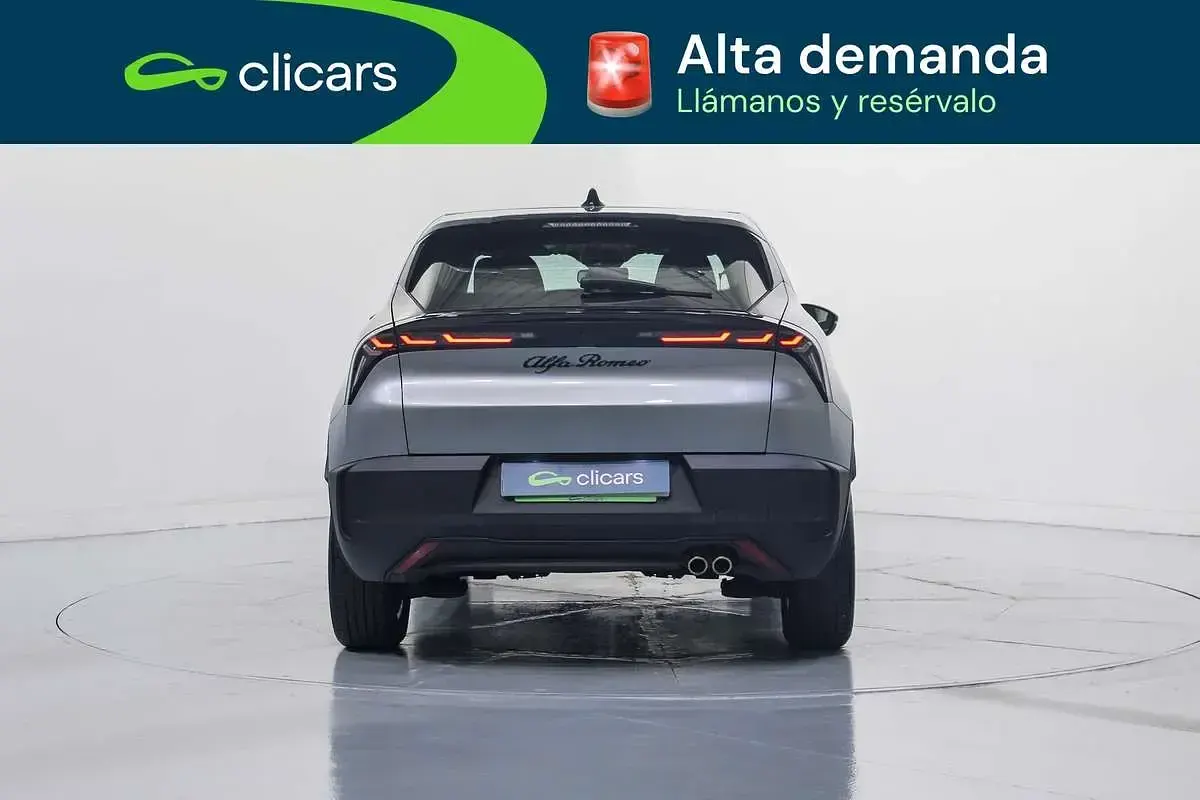 Usado Alfa Romeo Junior 136 CV (100 kW) 2025 Gris SUV