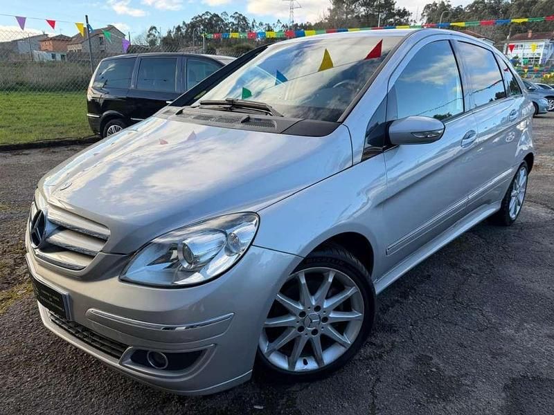 Usado Mercedes B200 139 CV (102 kW) 2007 Gris Monovolumen