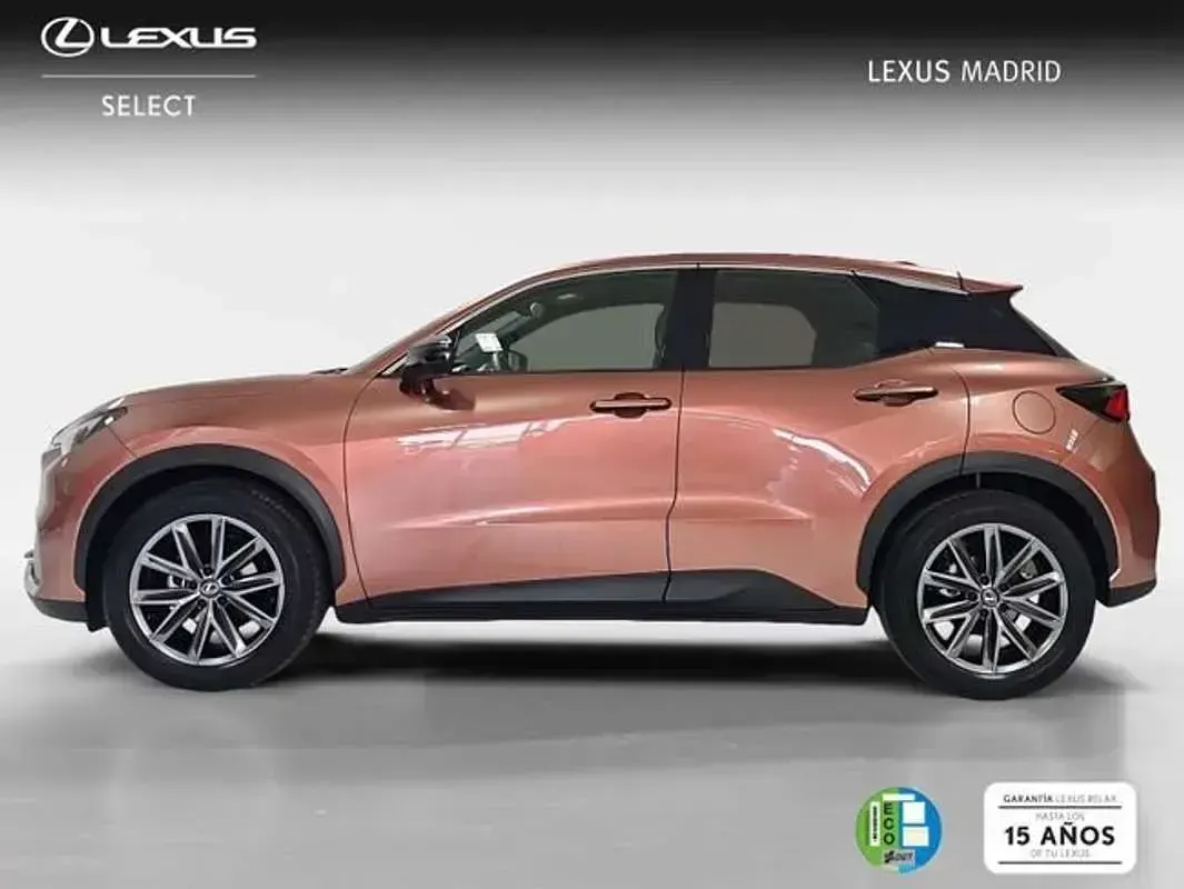 Usado Lexus LBX 136 CV (100 kW) 2025 Marrón SUV