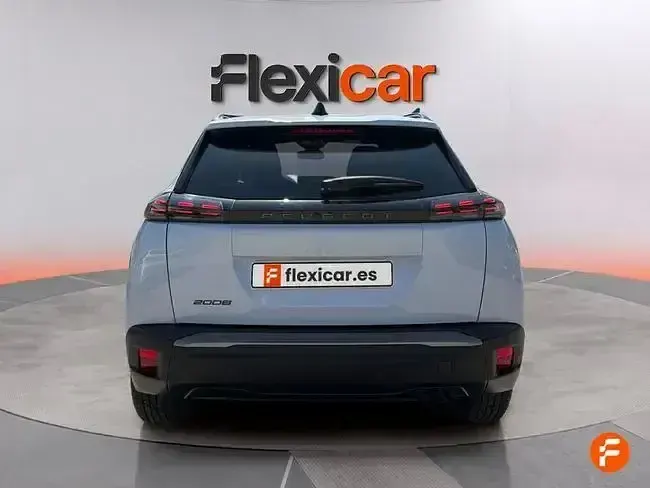 Usado Peugeot 2008 Allure 100 CV (73 kW) 2025 Blanco SUV