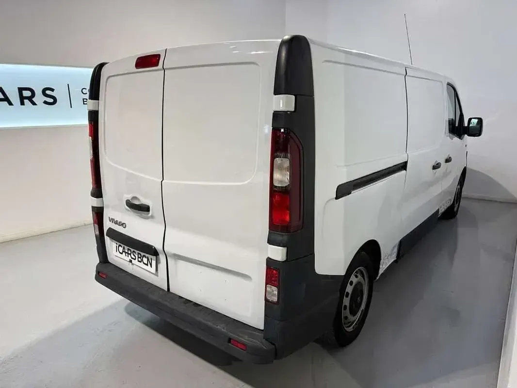 Usado Opel Vivaro Expression 90 CV (66 kW) 2015 Blanco Monovolumen