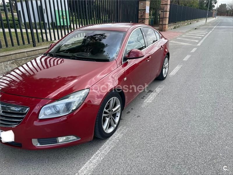 Usado Opel Insignia Sport 130 CV (95 kW) 2010 Granate Berlina