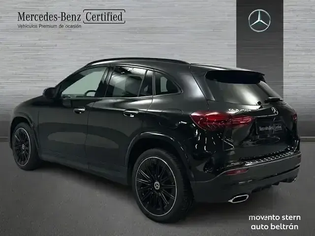 Usado Mercedes GLA250 AMG line 218 CV (160 kW) 2024 Negro SUV