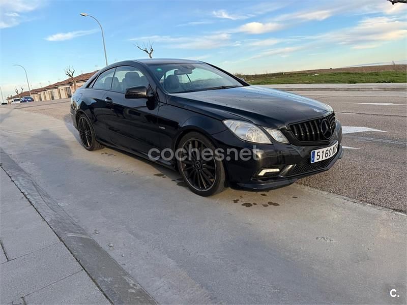 Usado Mercedes E220 Elegance 170 CV (125 kW) 2011 Negro Coupe