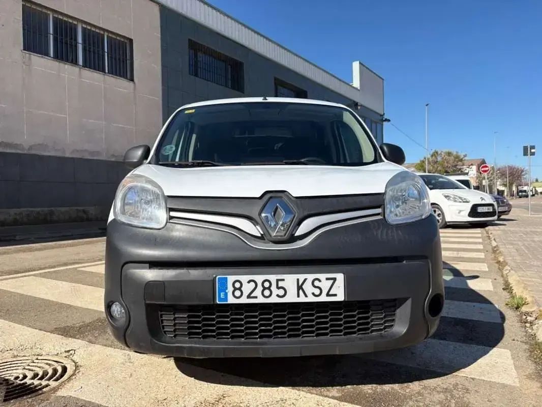 Usado Renault Kangoo 75 CV (55 kW) 2019 Blanco Monovolumen