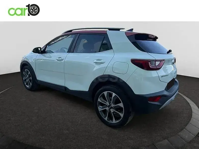 Usado Kia Stonic 100 CV (73 kW) 2019 Blanco SUV