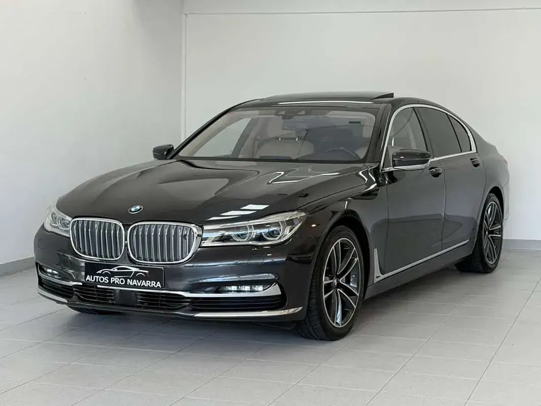 Usado BMW 740 Comfort Edition 313 CV (230 kW) 2016 Gris Berlina