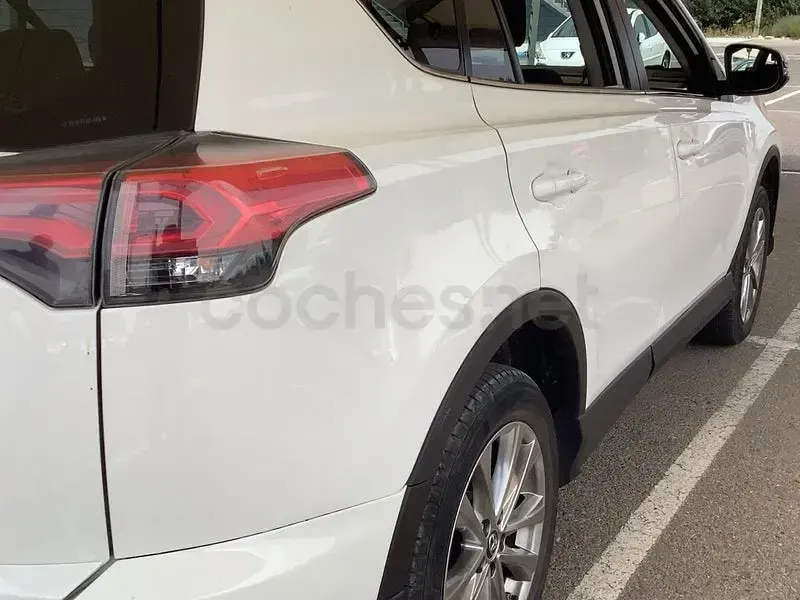 Usado Toyota RAV4 Advance 150 CV (110 kW) 2016 Blanco SUV