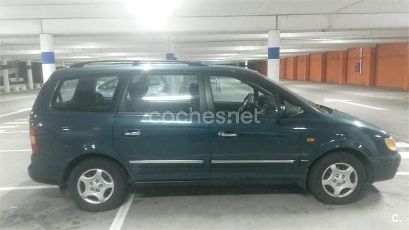 Usado Hyundai Trajet GLS 135 CV (99 kW) 2005 Verde Monovolumen