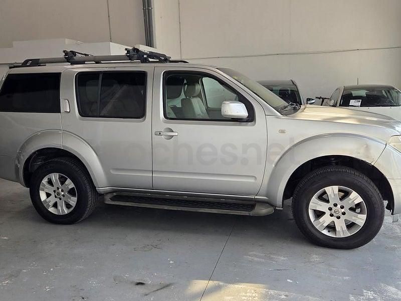Usado Nissan Pathfinder XE 171 CV (125 kW) 2007 Gris / plata SUV