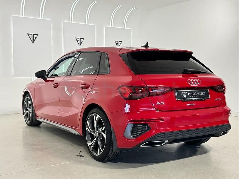 Usado Audi A3 S-Line 150 CV (110 kW) 2022 Rojo Berlina