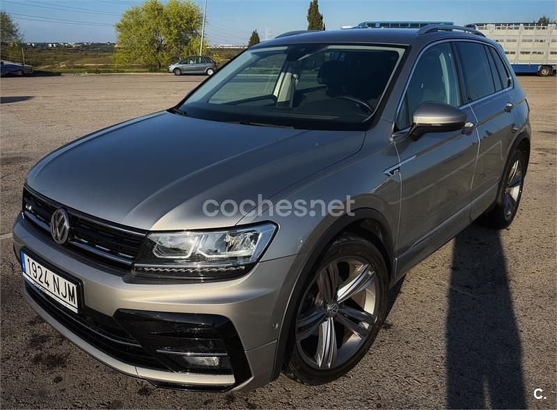 Usado VW Tiguan R-line 150 CV (110 kW) 2020 Gris / plata SUV