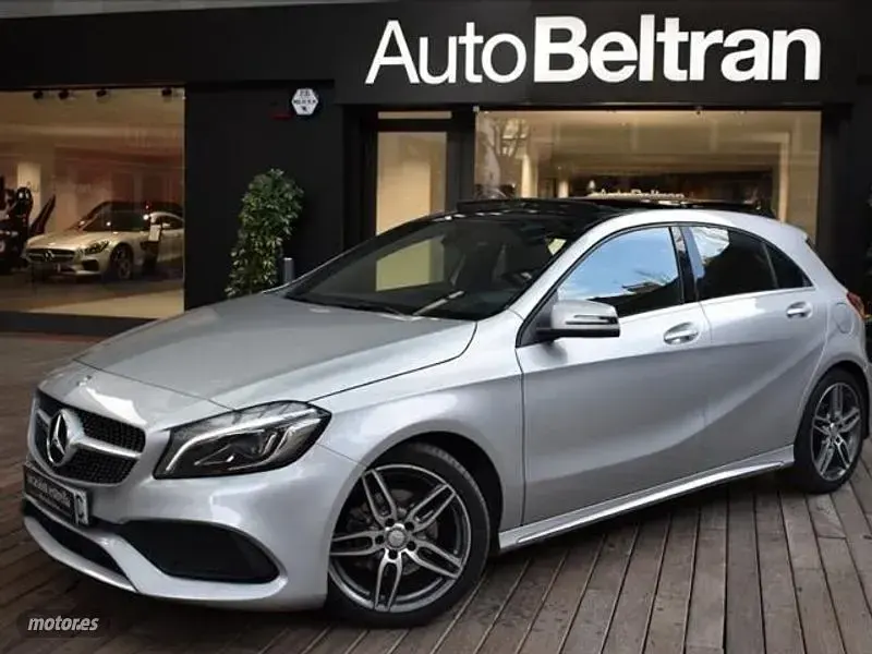 Usado Mercedes 180 109 CV (80 kW) 2017 Plateado Berlina