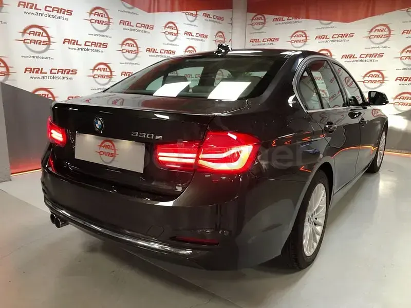 Usado BMW 330e 252 CV (185 kW) 2017 Negro Berlina