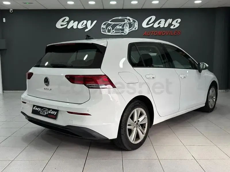 Usado VW Golf VIII 110 CV (80 kW) 2022 Blanco Berlina