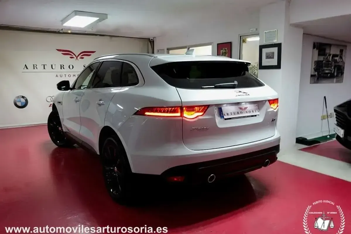 Usado Jaguar F-Pace Prestige 300 CV (220 kW) 2017 Blanco SUV