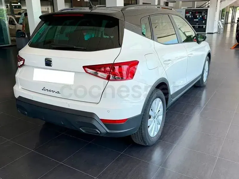 Usado Seat Arona Style 115 CV (84 kW) 2025 Blanco SUV
