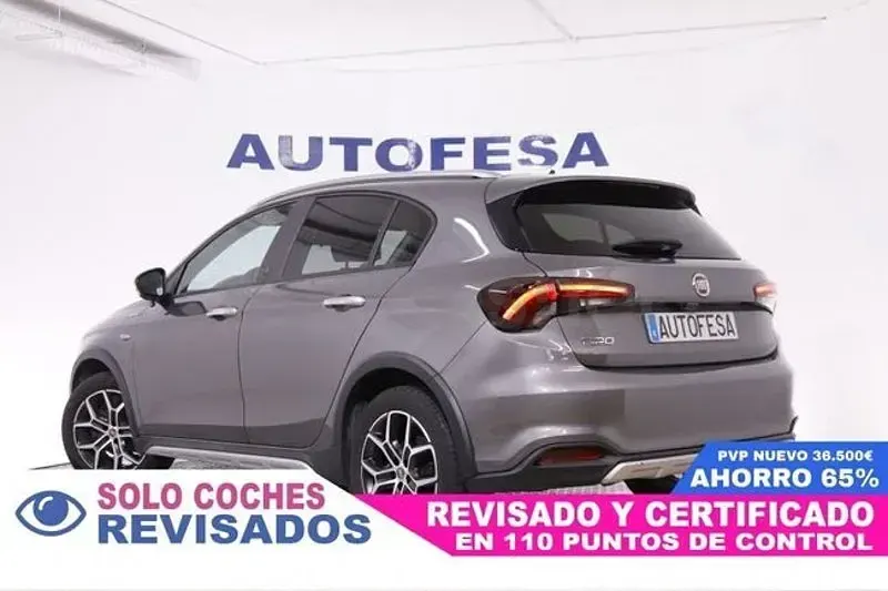 Usado Fiat Tipo Cross 100 CV (73 kW) 2022 Gris / plata Berlina