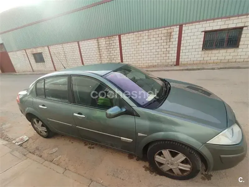 Usado Renault Mégane II Dynamique 80 CV (58 kW) 2003 Verde Berlina