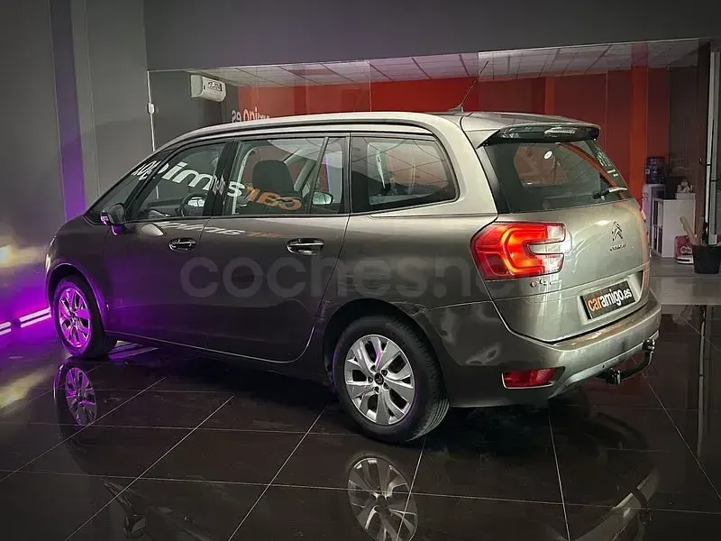 Usado Citroën Grand C4 Picasso Feel 120 CV (88 kW) 2016 Gris / plata Monovolumen
