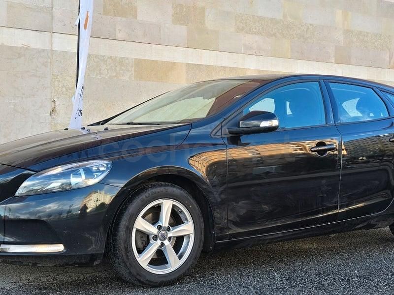 Usado Volvo V40 Kinetic 115 CV (84 kW) 2015 Negro Berlina