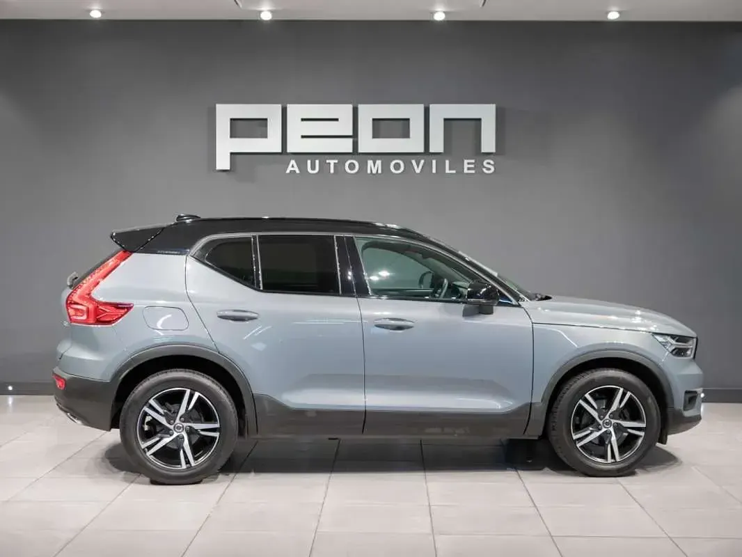 Usado Volvo XC40 R-Design 150 CV (110 kW) 2020 Azul SUV